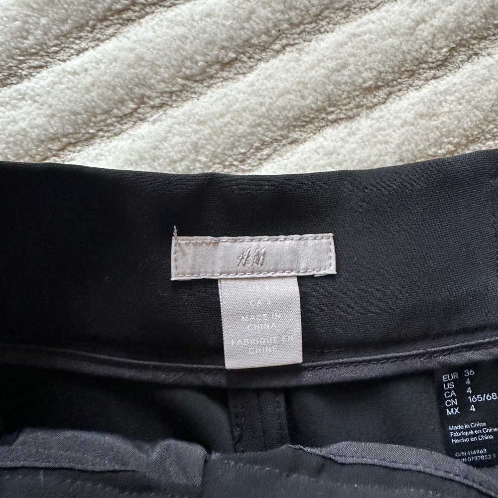 H&M shorts - Picture 2 of 4